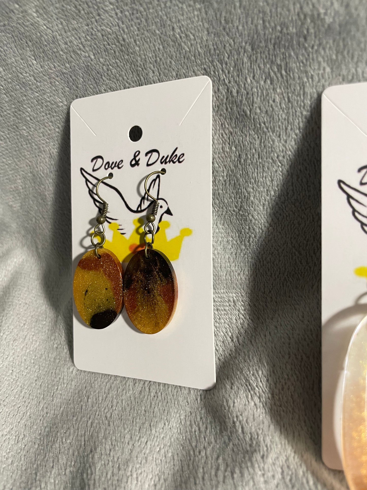 hand made earings (resin)